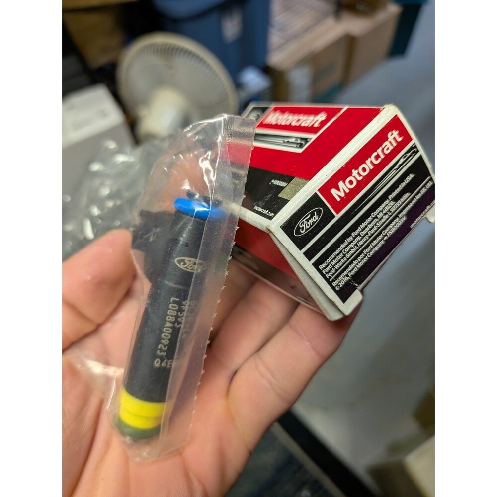 CM-5167 Motorcraft Fuel Injector Gas New for F250 Truck F350 F450 F550 Ford F650